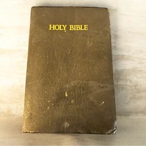 1982  Nelson Holy Bible New King James Version NKJV Black Leather Red Letter